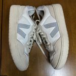 VEJA Women's V90 Low-Top Leather Trainer Sneakers Size US 7 White Gray Casual Photo 10