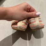 Women beach shoes size 6 stripped stretchy material rubber sole Roxy logo. Photo 6