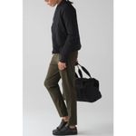 Lululemon On the Fly Pant 28" Women's Sz. 4 Photo 1