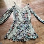 Floral romper cut out shoulders size small Photo 2