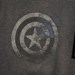 Marvel  captain America shirt size xl Photo 1