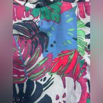 Reel Legends  Colorful Leaf Print Women's Shorts Size Medium Photo 3