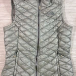 The North Face  SMALL ✨ Women's Silver Quilted Vest zip up with pockets GUC Photo 0