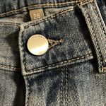 DL1961 Cecilia Classic Under the Belly Maternity Shorts Size 26 Photo 7