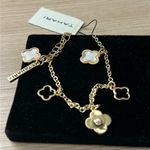 Tahari Gold and White Chain-Link Bracelet Photo 1