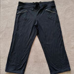 Athleta  Women’s  Crop Pants Black Zip Pocket Elastic Waist And Ankles Sz L‎ Photo 0