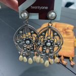 Forever 21 Twentyone earrings Photo 3