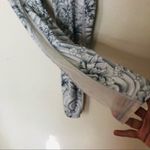 Lululemon Train Times 7/8 Pants White Flower Leggings Womens Size 8 Photo 7