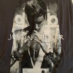 Justin Bieber tank top. Photo 1