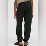 Lululemon  NWT Scuba Mid Rise Oversized Fleece Joggers Forest Green Size XS Photo 5