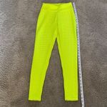 Women’s Leggings/High Waisted Yoga Pants Textured Neon Yellow Fabric Size S NEW Photo 4