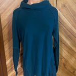 Columbia Women’s Large Blue Long Sleeve Cowl Neck Top Photo 1