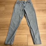 Levi's Vintage Levi’s 90s Women’s Light Wash Faded 550 Relaxed Tapered Jean Size 30 Photo 0