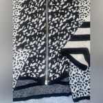 Black and White Patterned Antonio Melani Women’s Full Zip 100%Wool Cardigan Size M Photo 4