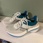 Saucony  Kinvara Pro White and Blue Running Shoes Sz 8 Photo 2