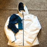 The North Face  Winter Coat White  Accessories Teal  Photo 0
