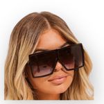 new Oversize Retro Flat Top Translucent Sunglasses ☀︎︎ Black / Blue Pink Lens Photo 2