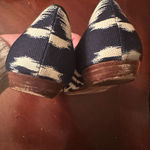 Oscar de la Renta  flats size 9 navy blue white fabric silver buckle Photo 7