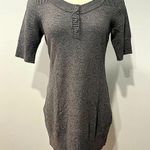 A pea in the pod  Charcoal Grey Snap Henley 3/4 Sleeve Tunic Size Medium Photo 0