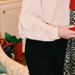 Vestique Sweater Photo 0