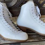 GAM 0884 Ice Figure Skate Boots Made in Canada Size 7 Photo 2