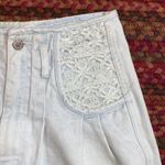 VINTAGE NUOVO HIGH RISE DAINTY MOM LIGHT WASH LACE SHORTS Blue Size 25 Photo 1