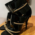 Vero cuoio italia Elegant Black and Gold Women's Heels Size 7.5 Photo 0