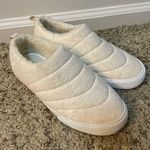 Hurley  Arlo Puff Cozy Cream Slip-On Sneakers size 8 Photo 0