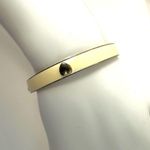 Cream and gold tone heart enamel bangle bracelet Photo 5