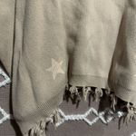 Storia  Star Distressed Sweater Long Sleeve Shirt Photo 3