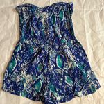 Derek Heart  Blue and White Patterned Garment Photo 4