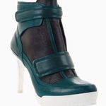 BCBGMAXAZRIA NEW Runway Powe Lug-Sole Day Boot Photo 1