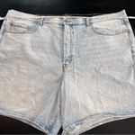 Torrid Button Fly Mom Jean Premium Classic Denim Mid-Rise Shorts Light Wash 24 Photo 9