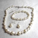 Avon NWT Stamped Snow White Bridal Prom Pagent Faux Pearl 3 Pc. Set Necklace Photo 0