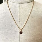 Gold tone dainty flower necklace Photo 3