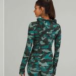 Lululemon  hooded define jacket nulu heritage camo tidewater teal size 6 Photo 2