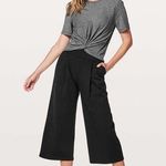 Lululemon Can You Feel The Pleat Crop *21" in Black Size 6 Photo 0