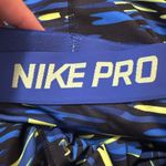 Nike  Pro Women’s XL Camo Capri Leggings Waist 30 Inches And Inseam 19 Inches Photo 5