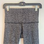 Lululemon  Athletica Black and White Textured Leggings size 4 capri Photo 1