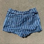 American Eagle AEO Railroad Stripe Belted Mom Jean Shorts Size 4 Photo 1