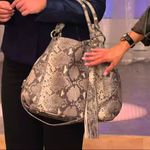 ✨3xHP✨G.I.L.I.
Gili Leather Snakeskin Shoulder Bag✨ Silver Photo 11