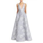 Monique Lhuillier NWT  Madeline Jacquard Gown Ice Gray Silver Size 2 Photo 2