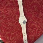 Swatch Swiss Vintage 2009 Bouquet D’amour White Photo 2