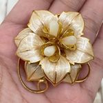 Vintage Unsigned 3D Flower Brooch Photo 5