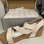 Very Volatile Women's Cream Sandals by Volatiles Size 11 Photo 0