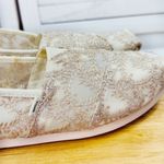 Toms  Alpargata Embroidered Hibiscus Lace Slip On Shoes Ivory Metallic Tan 8.5 Photo 7