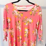 Bobbie & Brooks BOBBIE BROOKS Pink Floral Sharkbite Hem Top Small NWT Photo 1