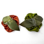 Satin floral brooches, set of 2, NWOT Green Photo 4