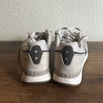 Nike  Venture Runner Women’s Size 7 Grey & Brown Photo 3