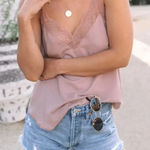 VICI  LOVESTITCH Delicate Lace Tank in Blush size‎ Small Photo 0